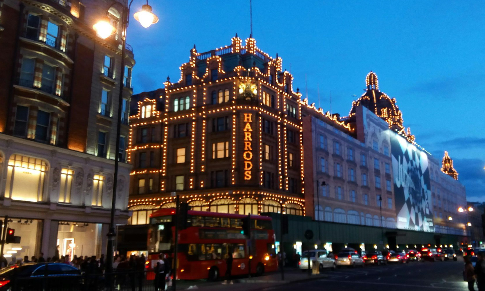 В деле Аль-Файеда новые обвинения: три женщины сообщили о насилии со стороны его брата