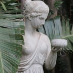 Древние греки и римляне натирали статуи благовонными маслами