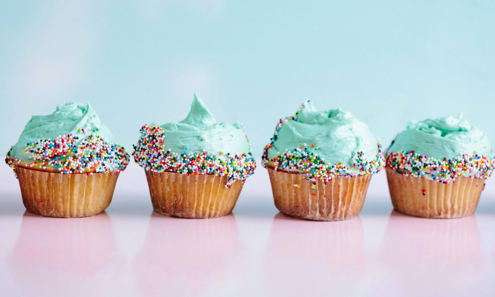 «Для самой красивой девушки»: тинейджерка отравила подругу кексом с мышьяком из ревности