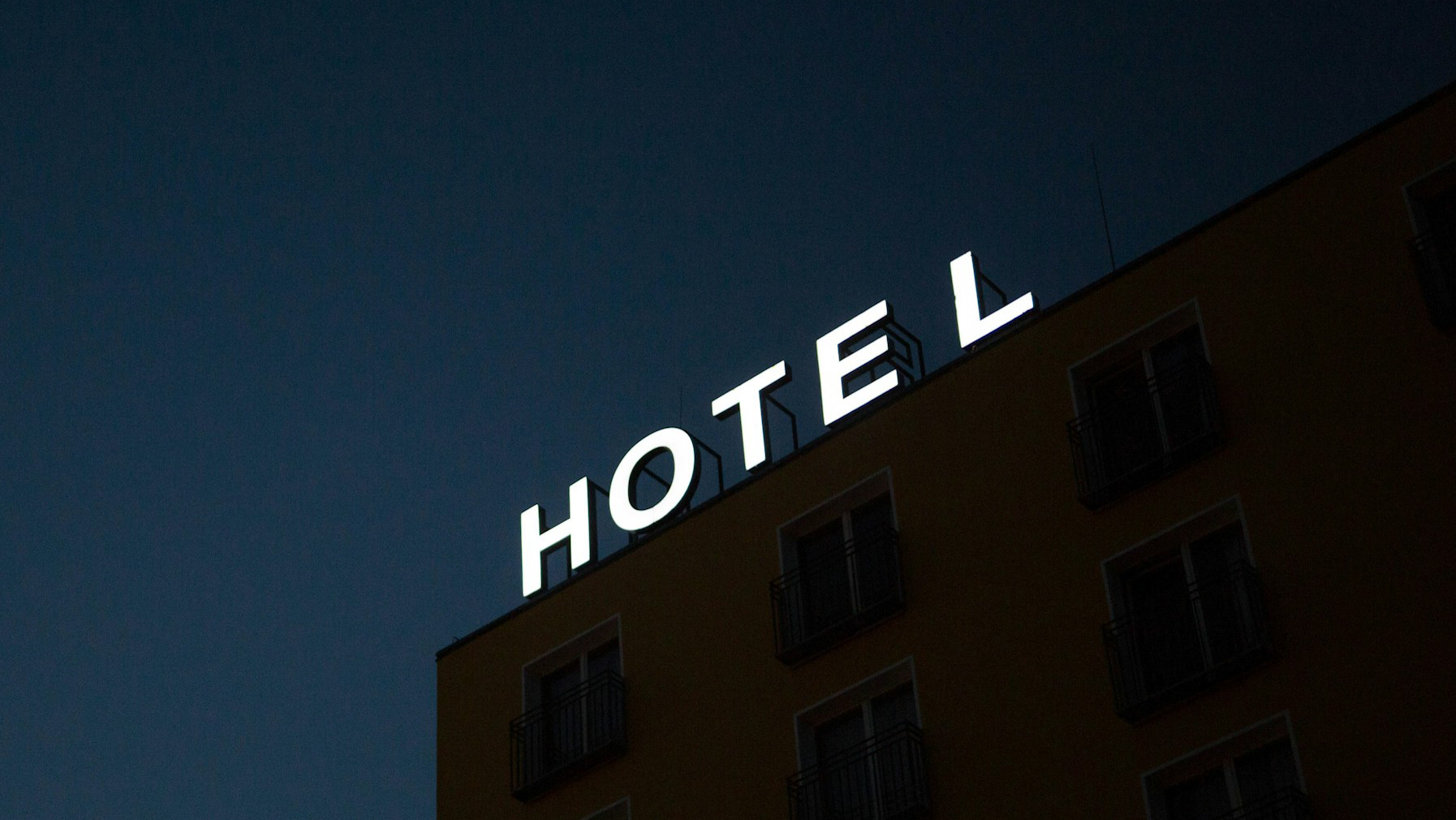 Тело в номере 348: как частный детектив Кен Бреннан решил странную головоломку