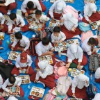 В Индонезии сотни людей пострадали, отравившись бесплатными обедами в рамках президентской программы