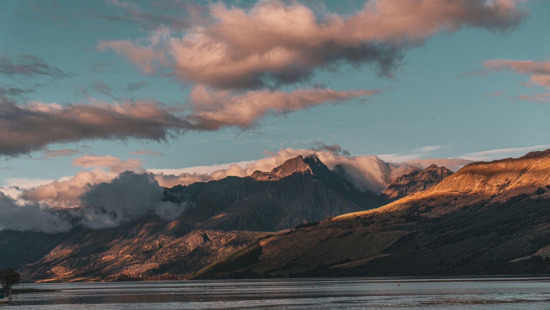 Четыре года в бегах: почему Новая Зеландия так долго искала Тома Филлипса и его детей
