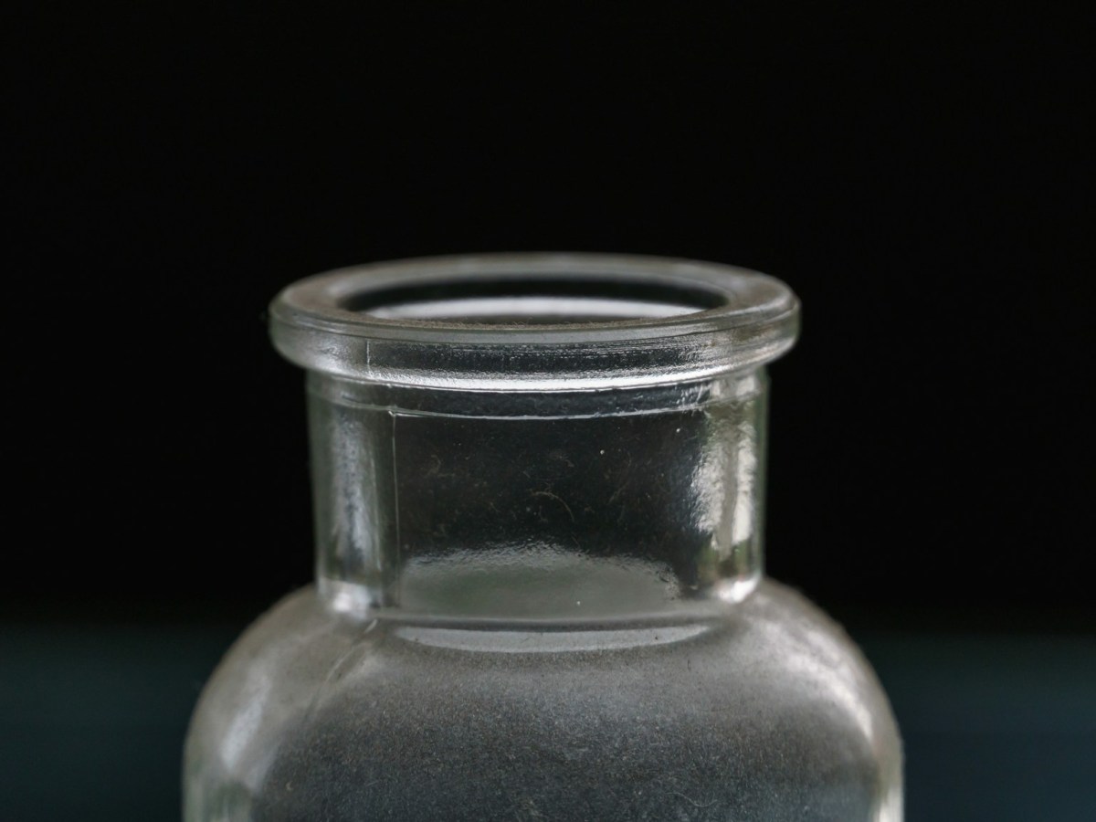 Чем опасен таллий — вещество, которое уже давно используется для убийств и отравлений