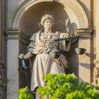 Эшли Джонс приговорили к 50 годам тюрьмы за отравление отчима