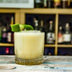 Женщина умерла, попробовав в ресторане коктейль, в котором содержалось чистящее средство