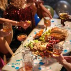 Как избежать пищевого отравления в Новый год и Рождество: мнение микробиологини