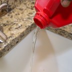 Предполагаемой отравительнице мужа средством для прочистки труб предъявили новые обвинения