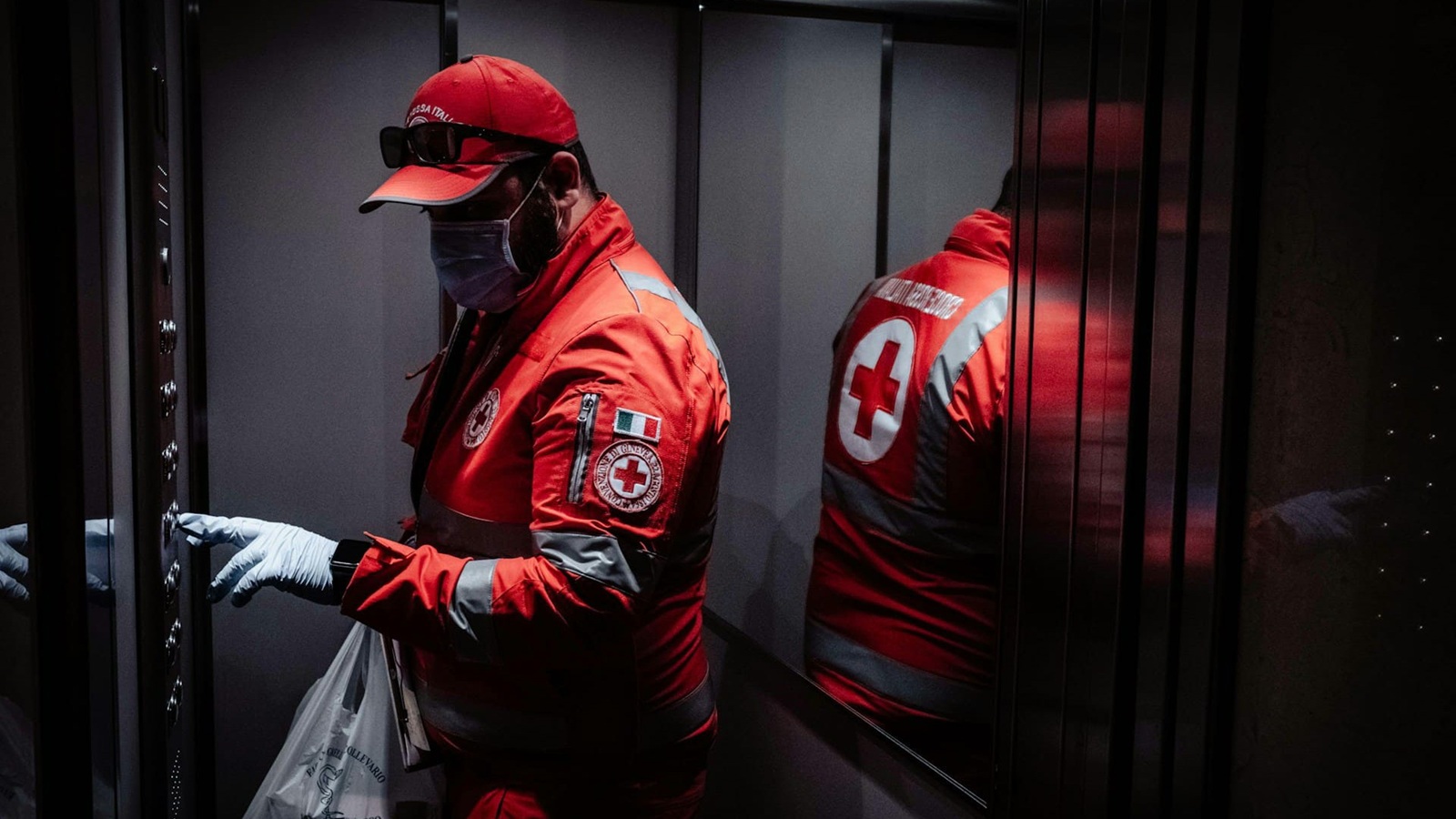 Водителя скорой помощи подозревают в отравлении пятерых пациентов