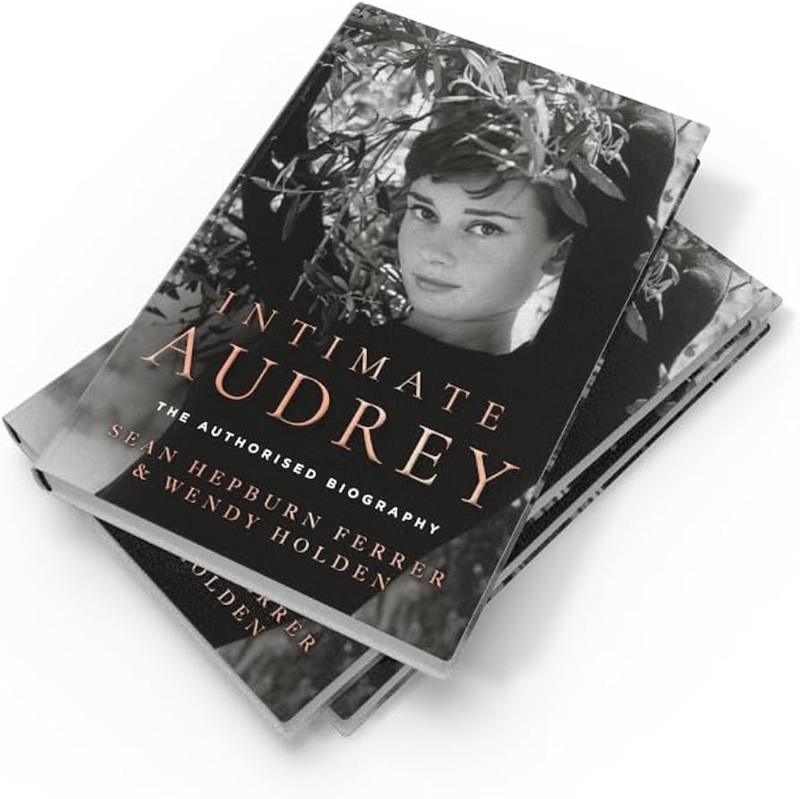 Издана полная биография Одри Хепберн, написанная ее сыном