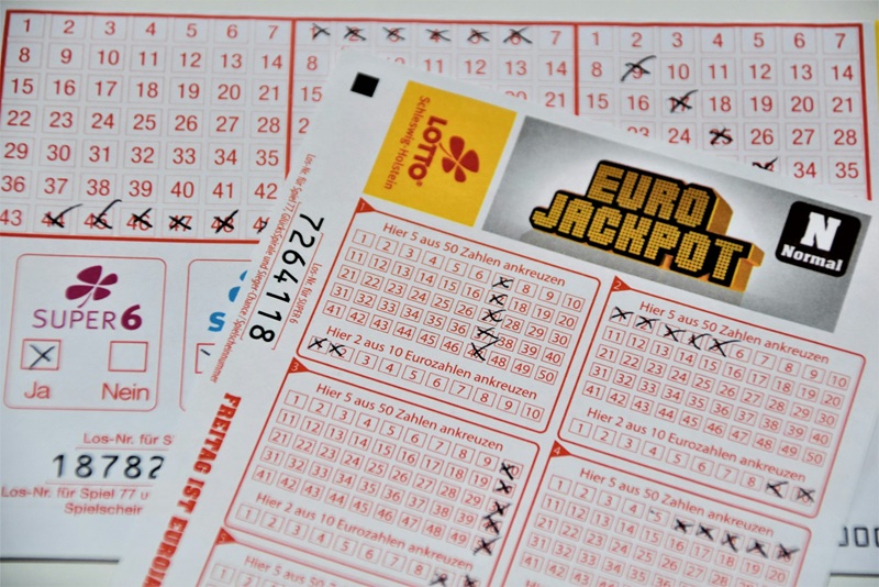 Она выиграла миллионы в лотерею, а потом муж ее отравил