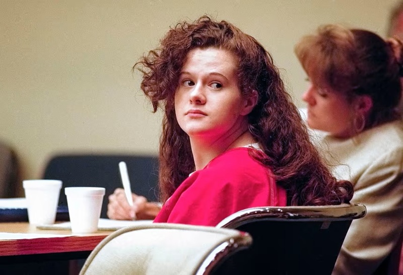 Криста Пайк, Christa Pike, Коллин Слеммер, Colleen Slemmer, Трукрайм, True Crime, Реальные Преступления, Уголовные Дела, Криминал, Убийство, Убийства, Смертная Казнь, Казнь, Суд, Расследование, Преступление, Маньяки, Преступники, Криминальные Истории, Истории Преступлений, Документалистика, True Crime Russia, Трукрайм Россия, Американский Трукрайм, США, Теннесси, Криста Пайк 2026
